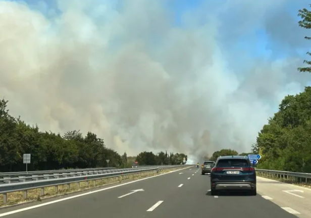 Пожар край Варна, участък от АМ "Хемус" е затворен