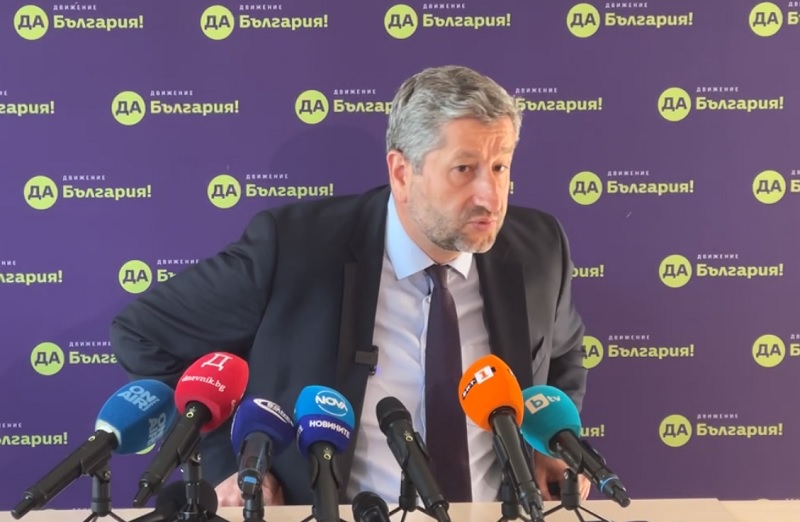 Христо Иванов подаде оставка като лидер на „Да, България“, няма и да е депутат